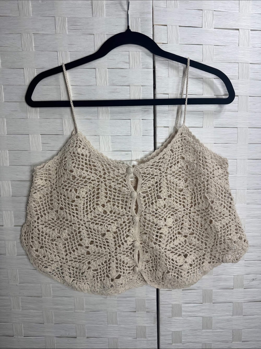 Forever 21 Cream Crochet Spaghetti Strap Cropped Tank Cottage Core Size Medium